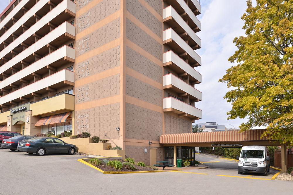Quality Inn University Center Pittsburgh Exterior photo