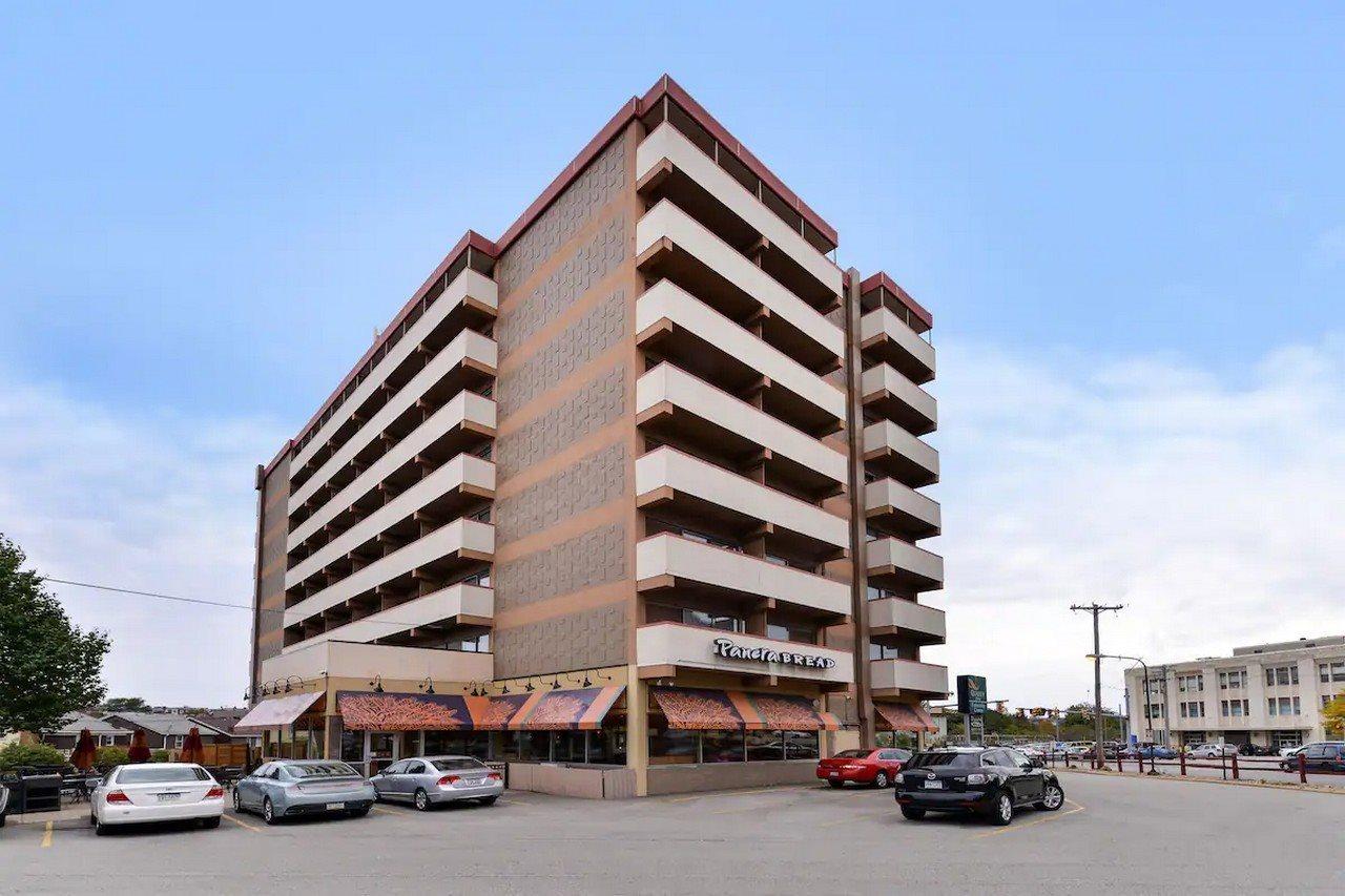 Quality Inn University Center Pittsburgh Exterior photo