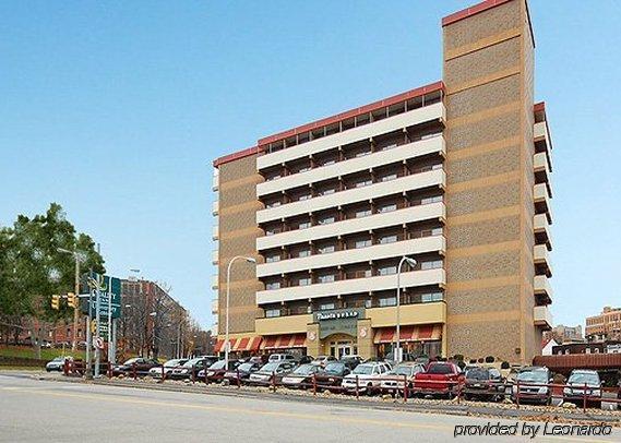 Quality Inn University Center Pittsburgh Exterior photo