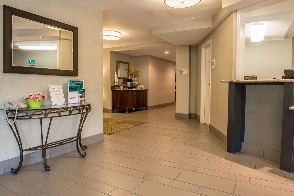 Quality Inn University Center Pittsburgh Exterior photo