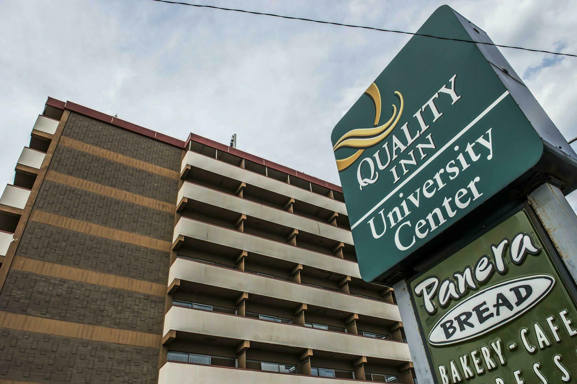 Quality Inn University Center Pittsburgh Exterior photo