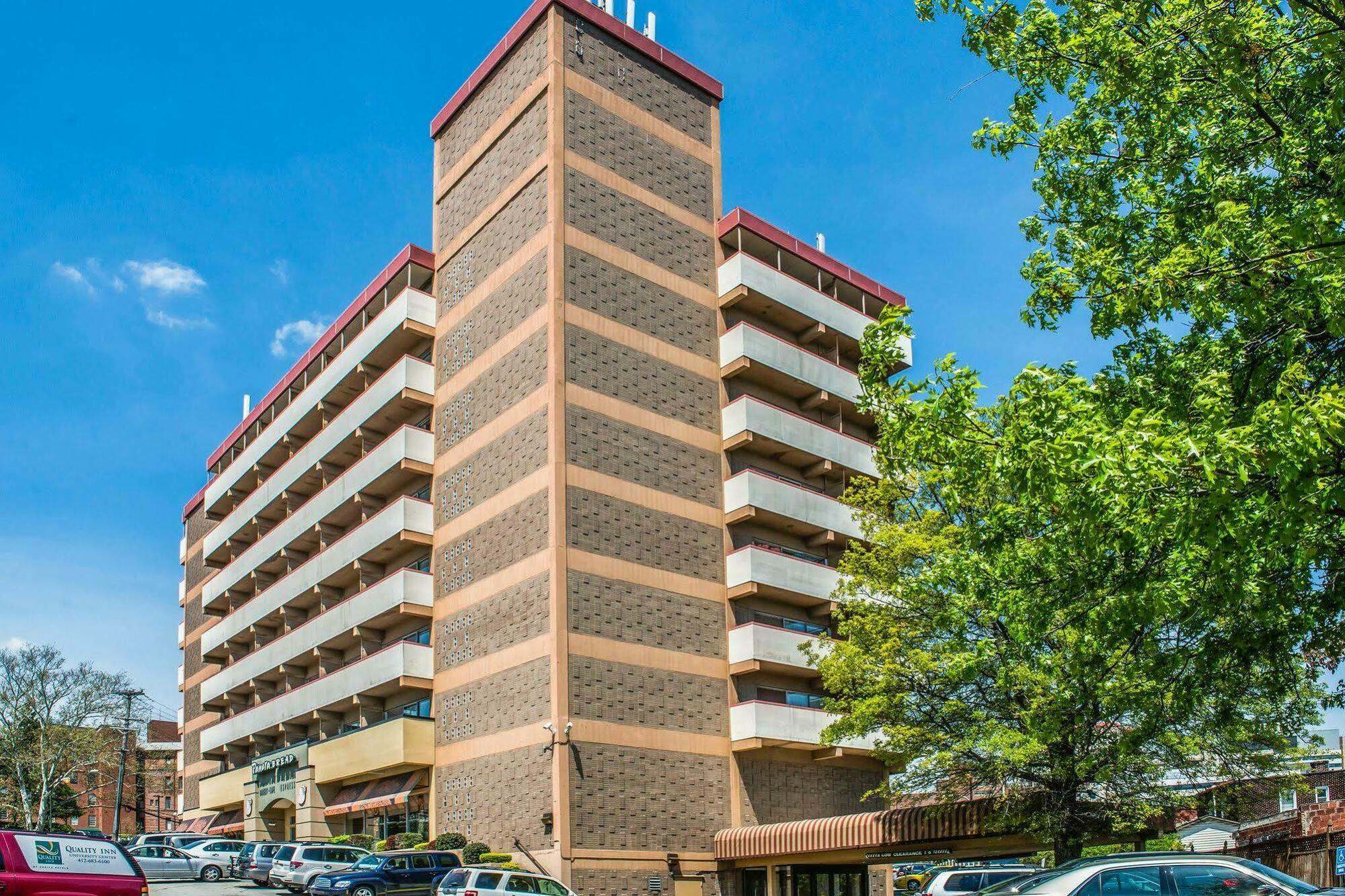 Quality Inn University Center Pittsburgh Exterior photo